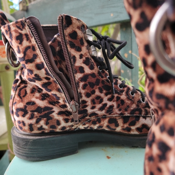 Velvet cheeta combat lace up ankle boots 8.5 - Picture 5 of 9